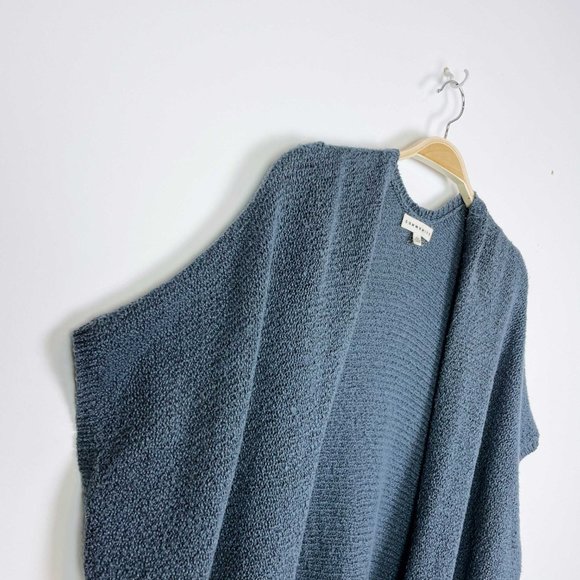 ⚡️SOLD⚡️ aritzia community iconic knit cape - size xxs - Picture 6 of 6
